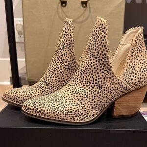 Coconuts by Matisse Spotted Tan Ankle Booties
